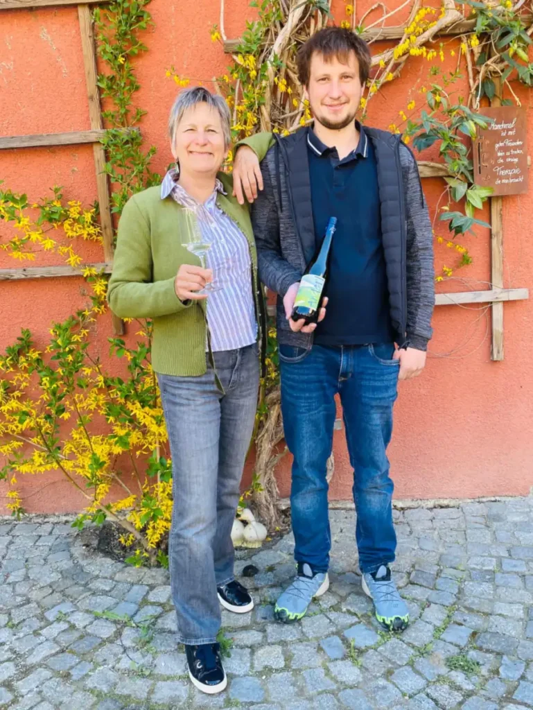 Andrea und Hannes Anderl präsentieren ihre charakterstarken Bio-Weine aus dem Kamptal beim Winzermarkt in Salzburg